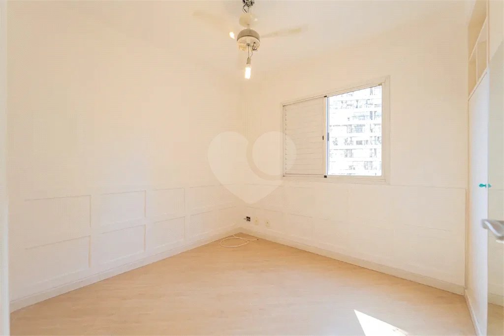 Apartamento à venda em Moema