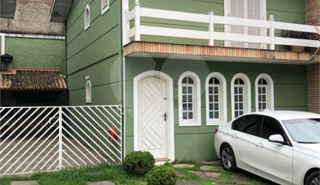 Casa à venda com 3 quartos, sendo 1 suíte, no condomínio Jardim das Pedras, São Paulo - SP