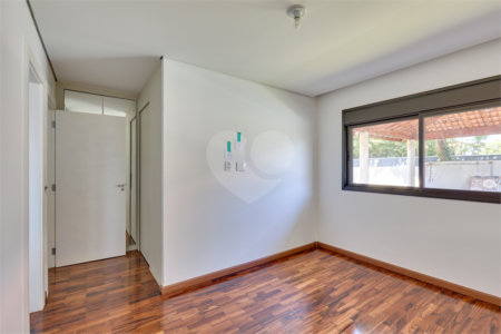Casa Térrea à venda com 4 quartos, sendo 3 suítes, em Jardim Prudência, São Paulo, SP