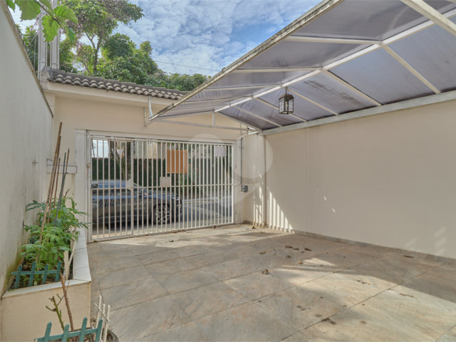 Sobrado à venda com 3 quartos, sendo 1 suíte,  em Jardim Prudência, São Paulo, SP