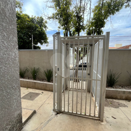 Apartamento á venda na região da Vila Prado.