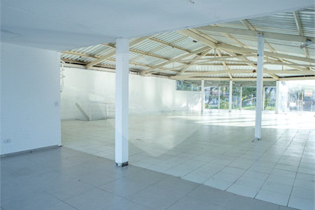 Lindo Salão Comercial para locação com 924m2 no Centro de Atibaia