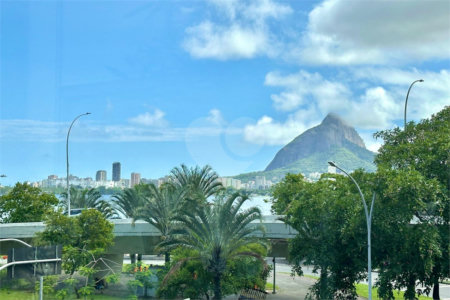 Apartamento à venda com 3 quartos, sendo 1 suíte, em Lagoa, Rio de Janeiro, RJ