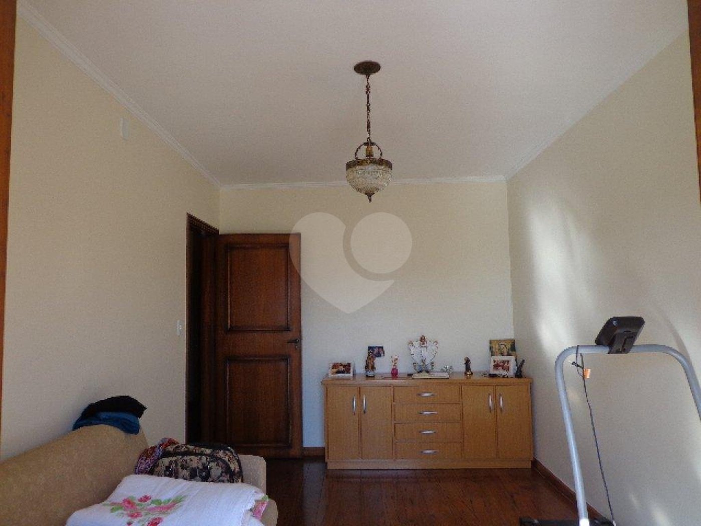 Sobrado à venda com 4 quartos, sendo 1 suíte, em Jardim Floresta, São Paulo, SP