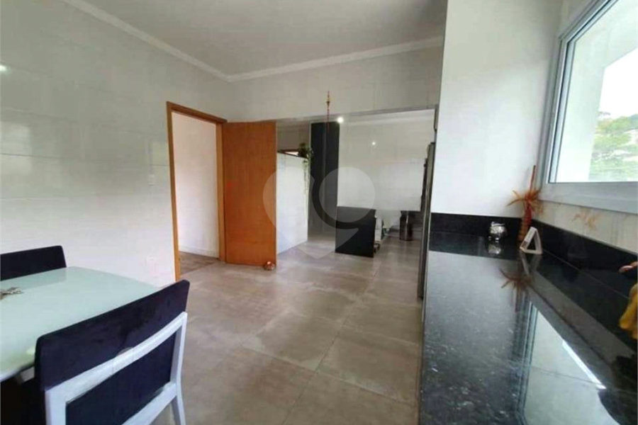 Sobrado à venda com 4 quartos, sendo 3 suítes, em Tremembé, São Paulo, SP