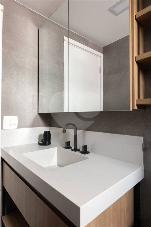 Apartamento à venda com 3 quartos, sendo 1 suíte,  em Alto da Lapa, São Paulo, SP