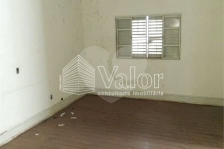 Casa Térrea com 2 dormitórios.