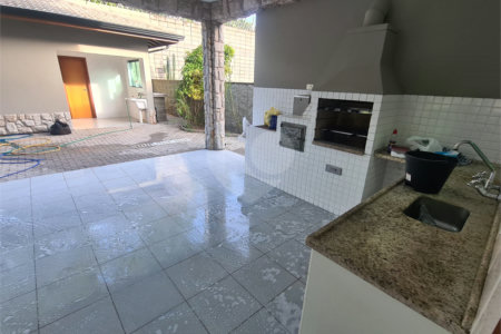 Casa à venda com 4 quartos, sendo 2 suítes, no condomínio Bosque de Grevilea, Vinhedo - SP