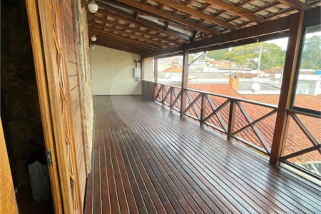 Sobrado à venda com 3 quartos, sendo 1 suíte, em Loteamento Acrísio de Oliveira Silva, Mogi das Cruzes, SP