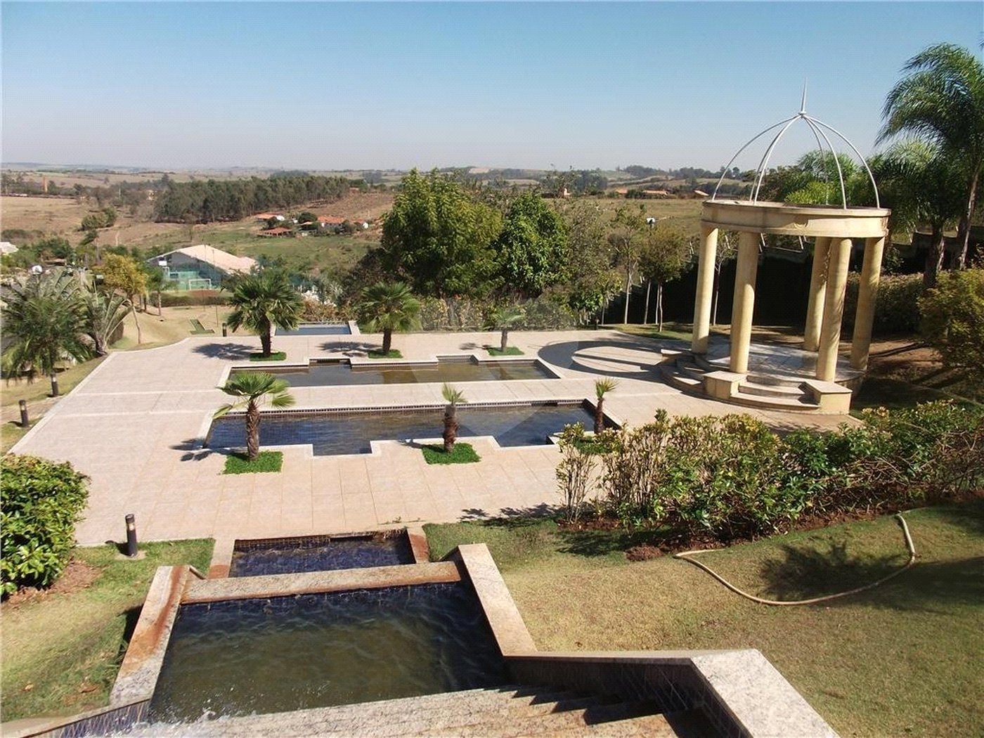 Casa à venda ou para alugar com 3 suítes no condomínio Jardim Vila Paradiso, Indaiatuba - SP