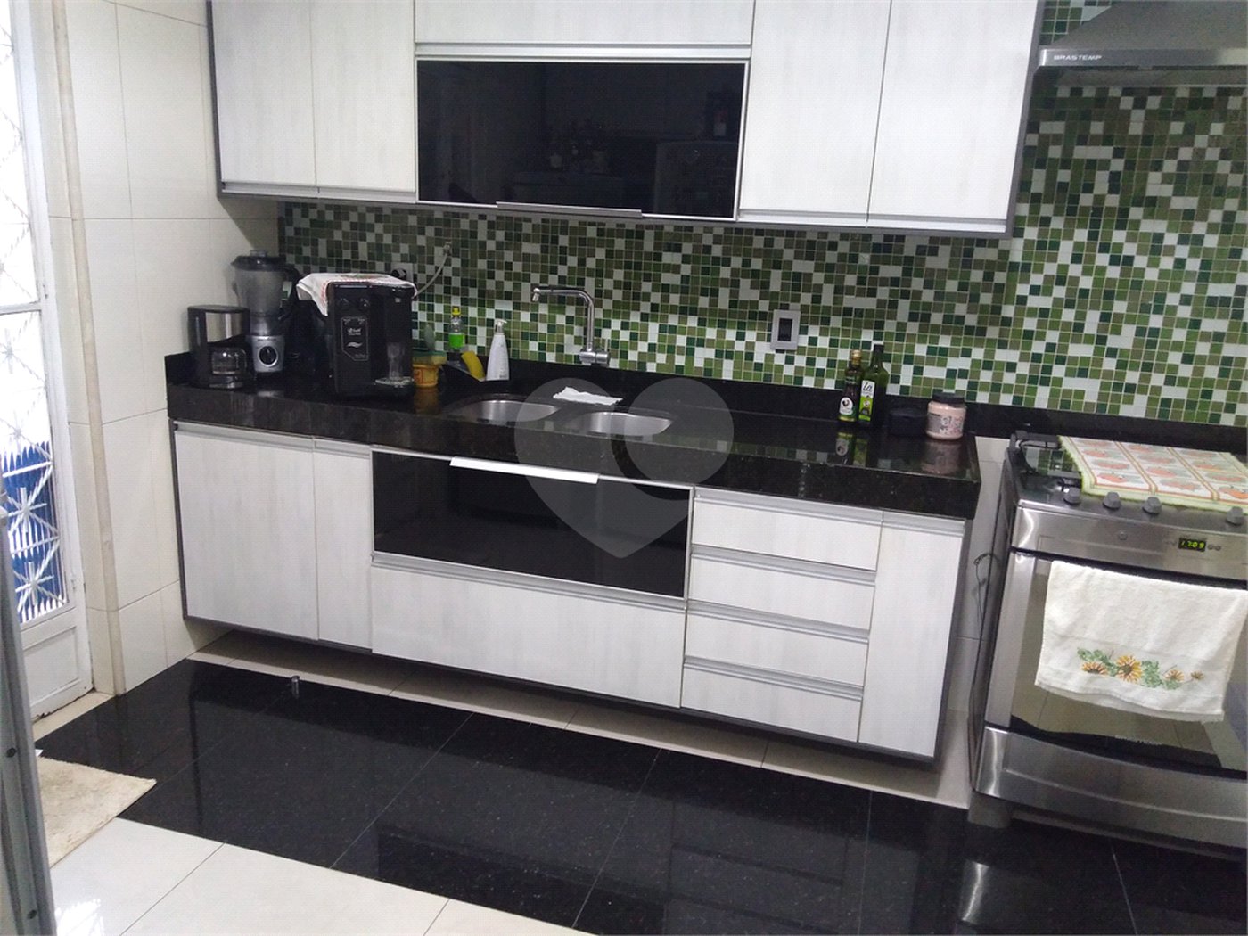 Casa à venda com 3 quartos, sendo 1 suíte,  no condomínio Conselheiro Ferraz, Rio de Janeiro - RJ
