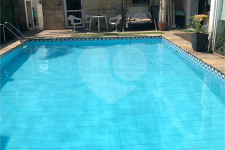 Casa à venda com 8 quartos, sendo 4 suítes, em Jardim Leonor, São Paulo, SP