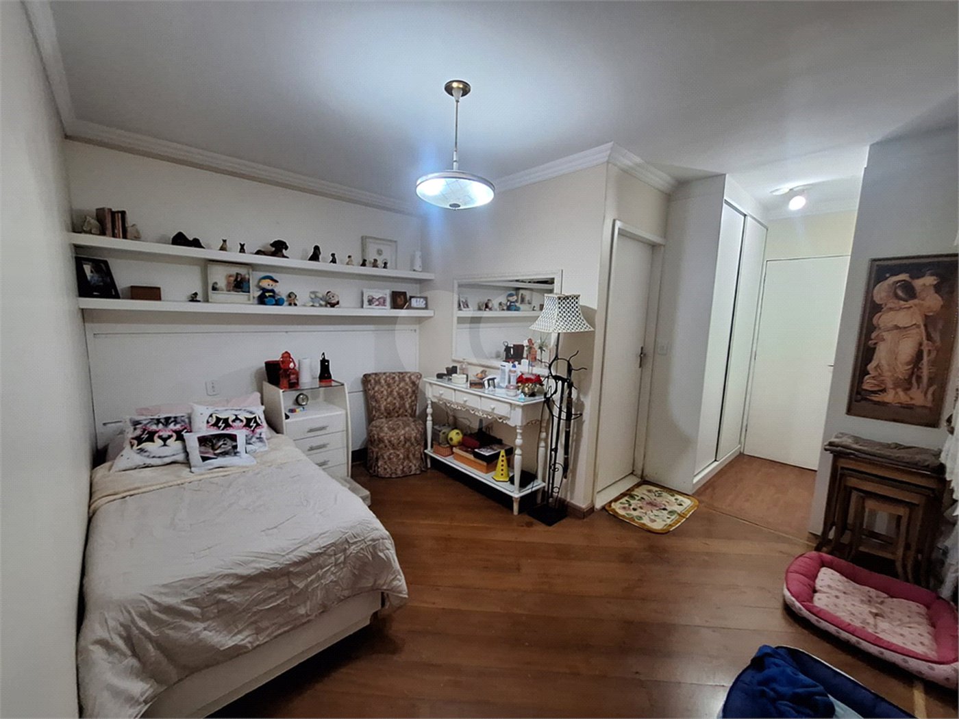 Casa à venda com 5 quartos, sendo 3 suítes,  no condomínio Vila Panamericana, São Paulo - SP