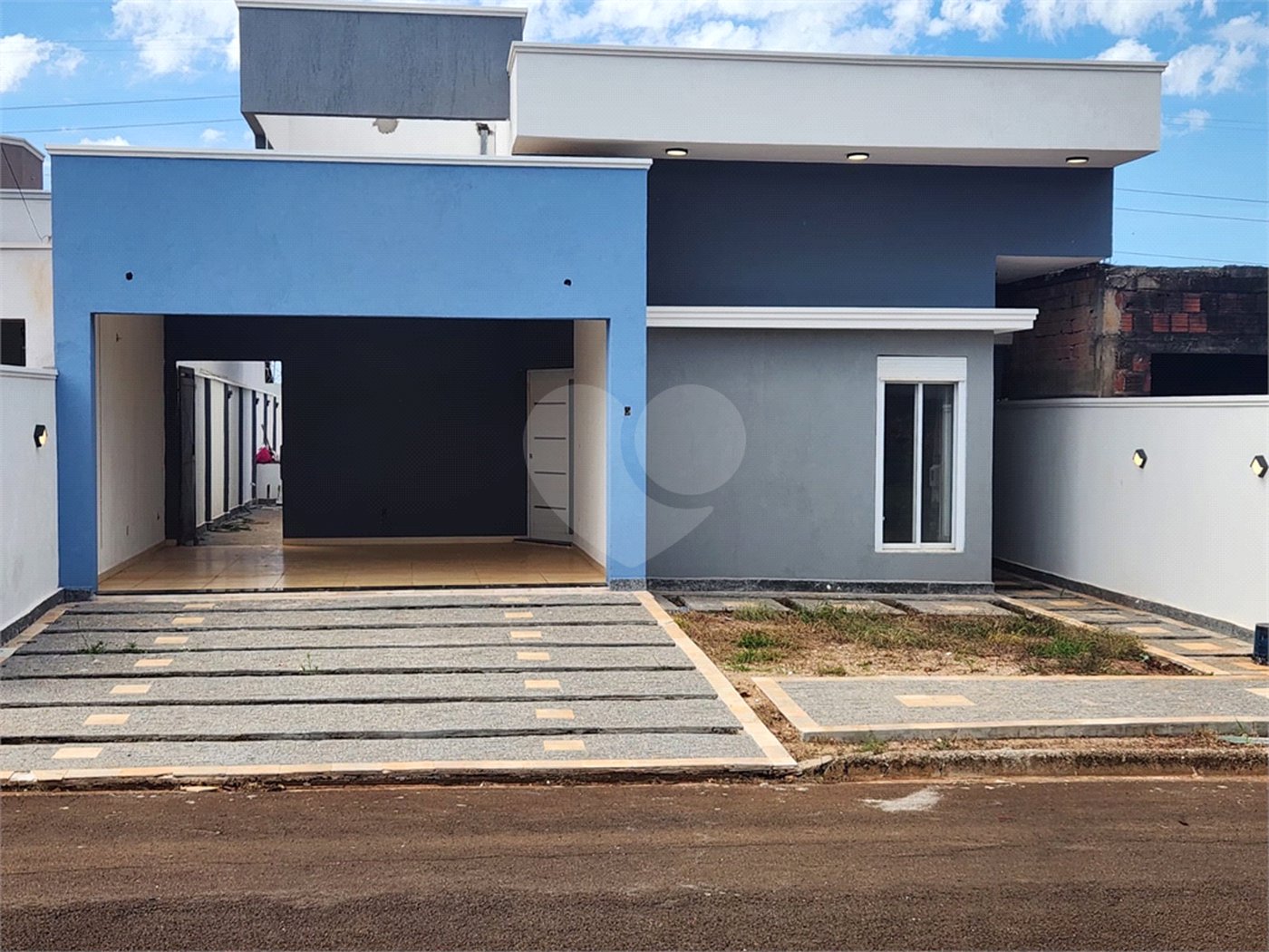 Casa à venda com 3 quartos, sendo 2 suítes, no condomínio Sollares, Araraquara - SP