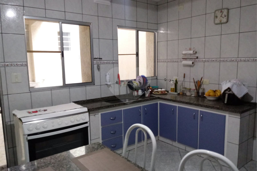 Sobrado à venda com 3 quartos no Brasilândia, São Paulo, SP