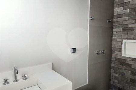 Casa à venda com 3 suítes no condomínio Terras de São Francisco, Vinhedo - SP