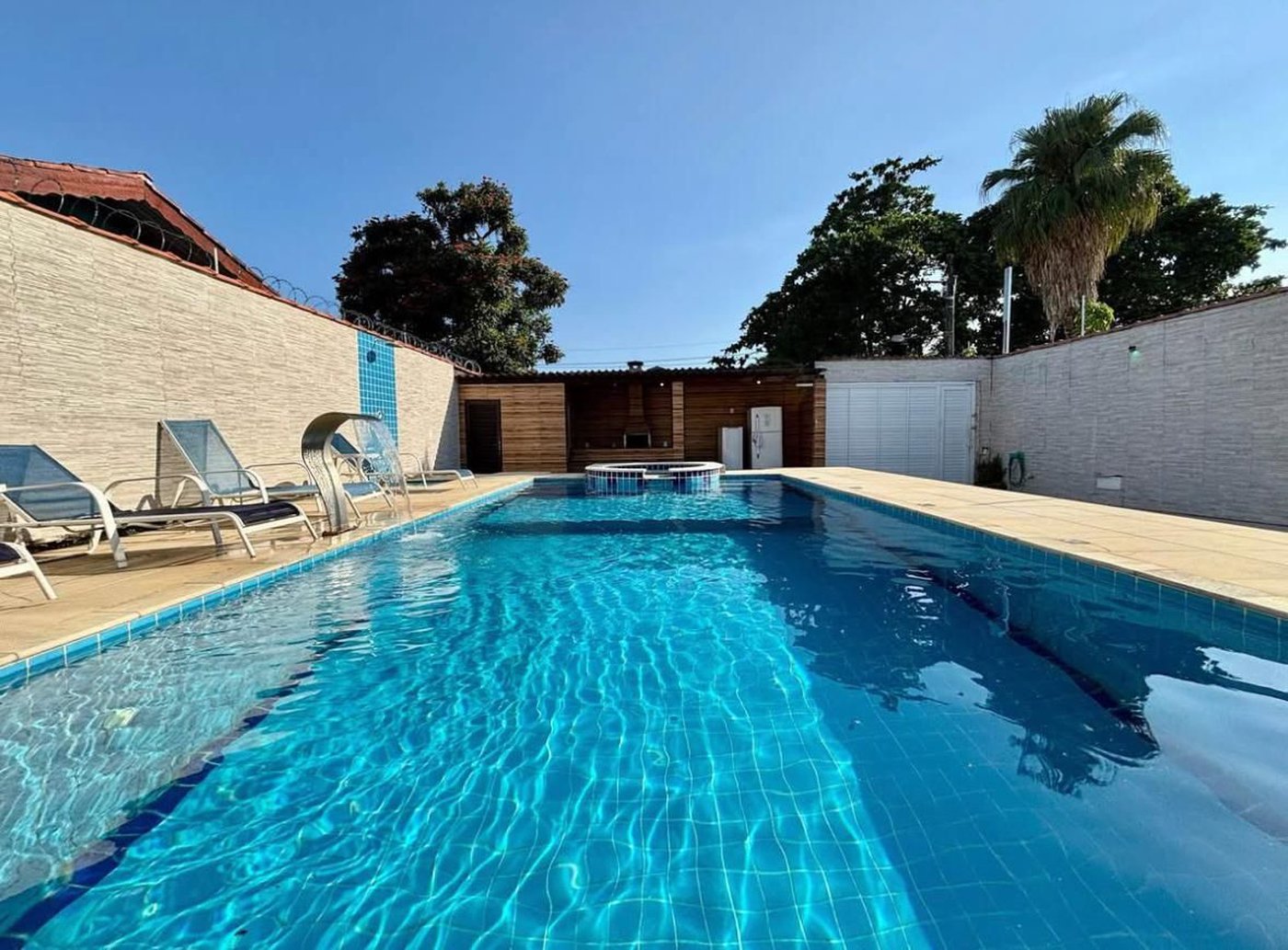 Sobrado à venda, 270 m² por R$ 1.010.000,00 - Balneário Praia do Pernambuco - Guarujá/SP