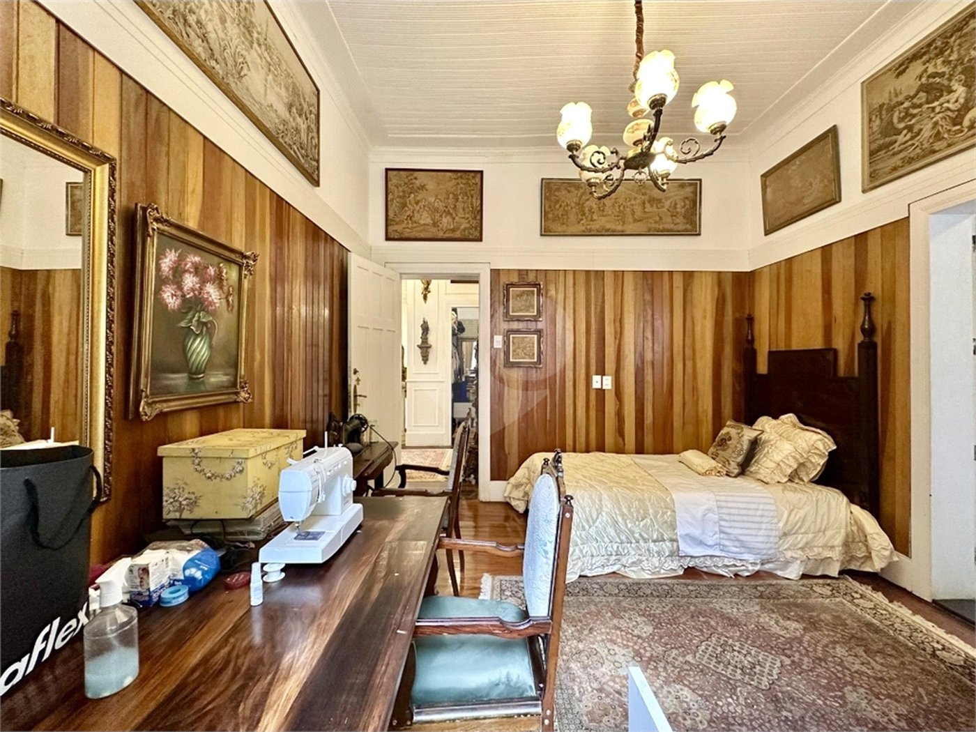 Casa à venda com 7 quartos, sendo 1 suíte, em Cosme Velho, Rio de Janeiro, RJ
