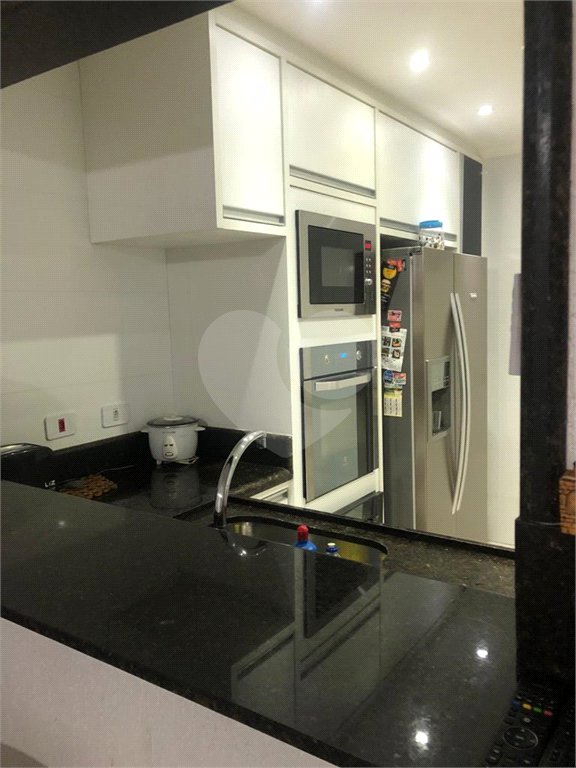 Casa à venda com 3 quartos, sendo 1 suíte, no condomínio Residencial Sabará, São Paulo - SP
