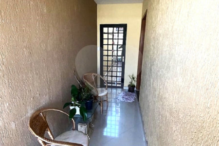 Sobrado à venda com 3 quartos, sendo 1 suíte, em Vila Nivi, São Paulo, SP