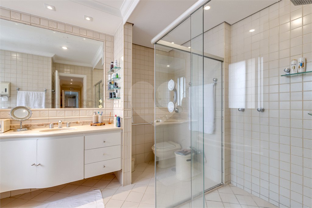 Apartamento à venda com 4 suítes em Jardim Marajoara, São Paulo, SP