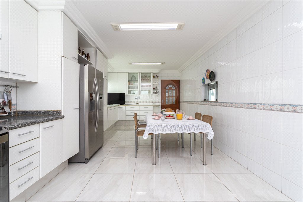 Casa à venda com 4 quartos, sendo 3 suítes, em Vila Mariana, São Paulo, SP