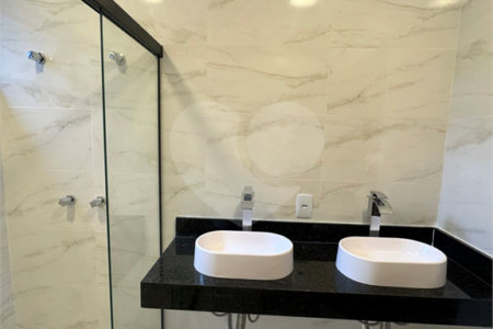 Casa à venda com 5 quartos, sendo 4 suítes, no condomínio Grand Park, Rio de Janeiro - RJ