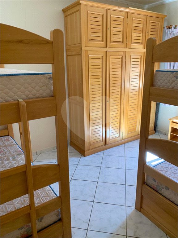 Casa à venda com 5 quartos, sendo 2 suítes, no condomínio Capela do Barreiro, Itatiba - SP