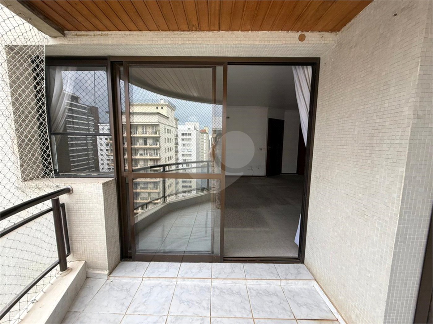 Apartamento à venda com 3 quartos, sendo 1 suíte, em Jardim Paulista, São Paulo, SP