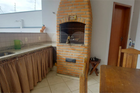 Sobrado à venda com 3 quartos, sendo 1 suíte, em Jardim Santa Rosália, Sorocaba, SP