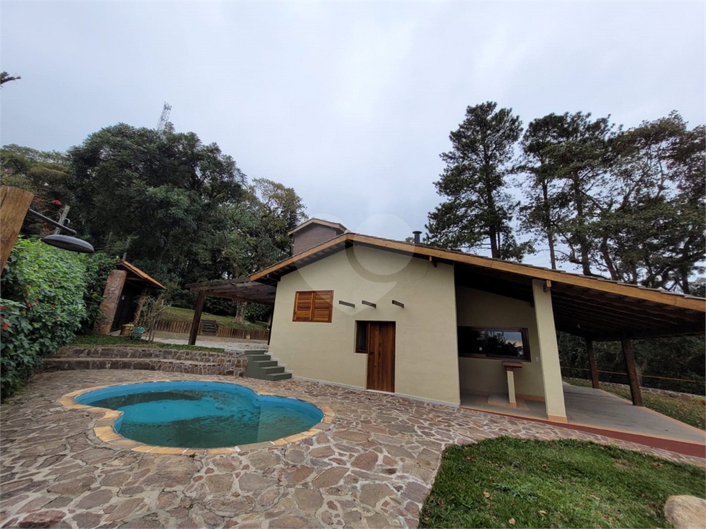 Casa à venda com 3 suítes em Serra da Cantareira, Mairiporã, SP