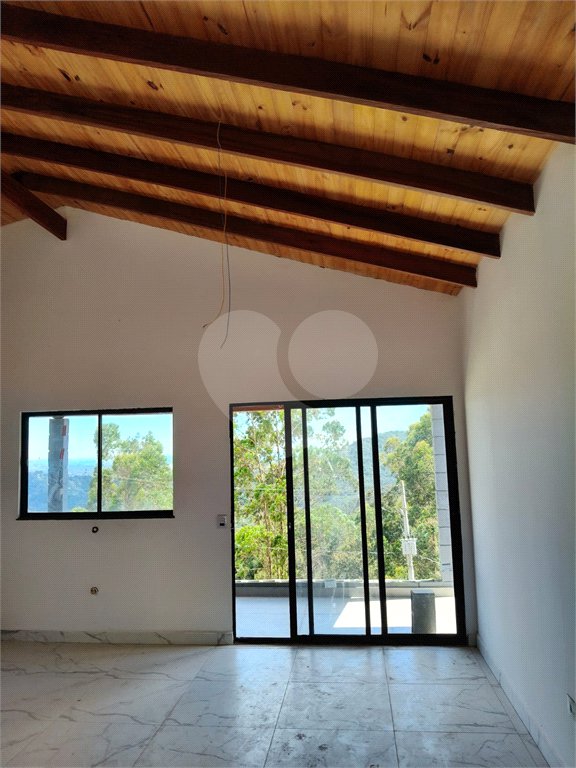 Casa à venda com 2 quartos no condomínio Águas de São Pedro, Mairiporã - SP