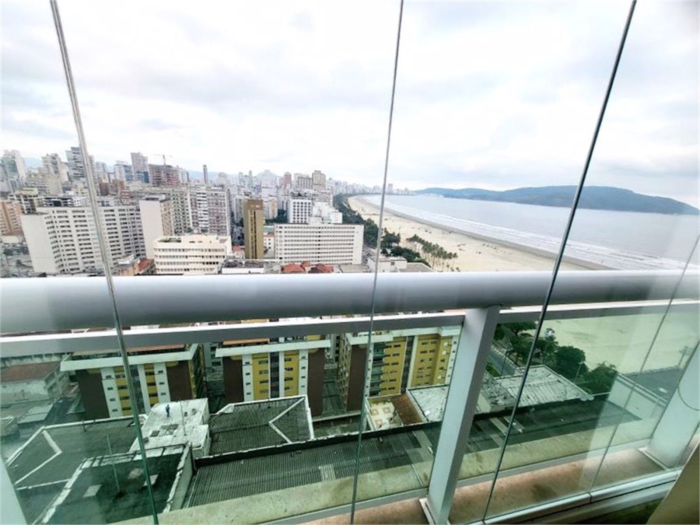 Apartamento Residencial à venda, Gonzaga, Santos - AP1684.