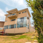 Casa à venda com 3 quartos, sendo 1 suíte, no condomínio Vale do Sol, Bom Jesus dos Perdões - SP