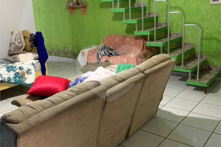 Sobrado à venda com 3 quartos, sendo 2 suítes, em Jardim São Lázaro, Ferraz de Vasconcelos, SP