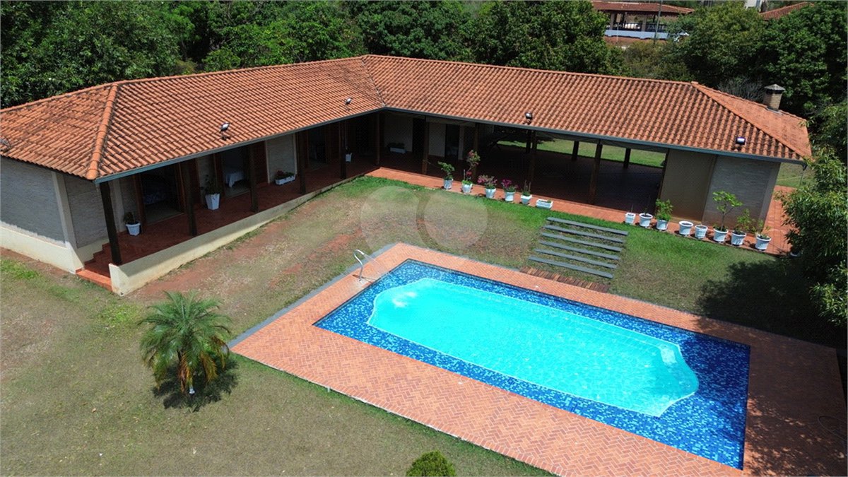 Chácara à venda com 3 quartos, sendo 1 suíte, em Chácara Flora Araraquara, Araraquara, SP