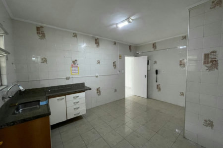 Apartamento 2 dormitórios + dependência, 1 vaga demarcada, no Campo Grande, Santos