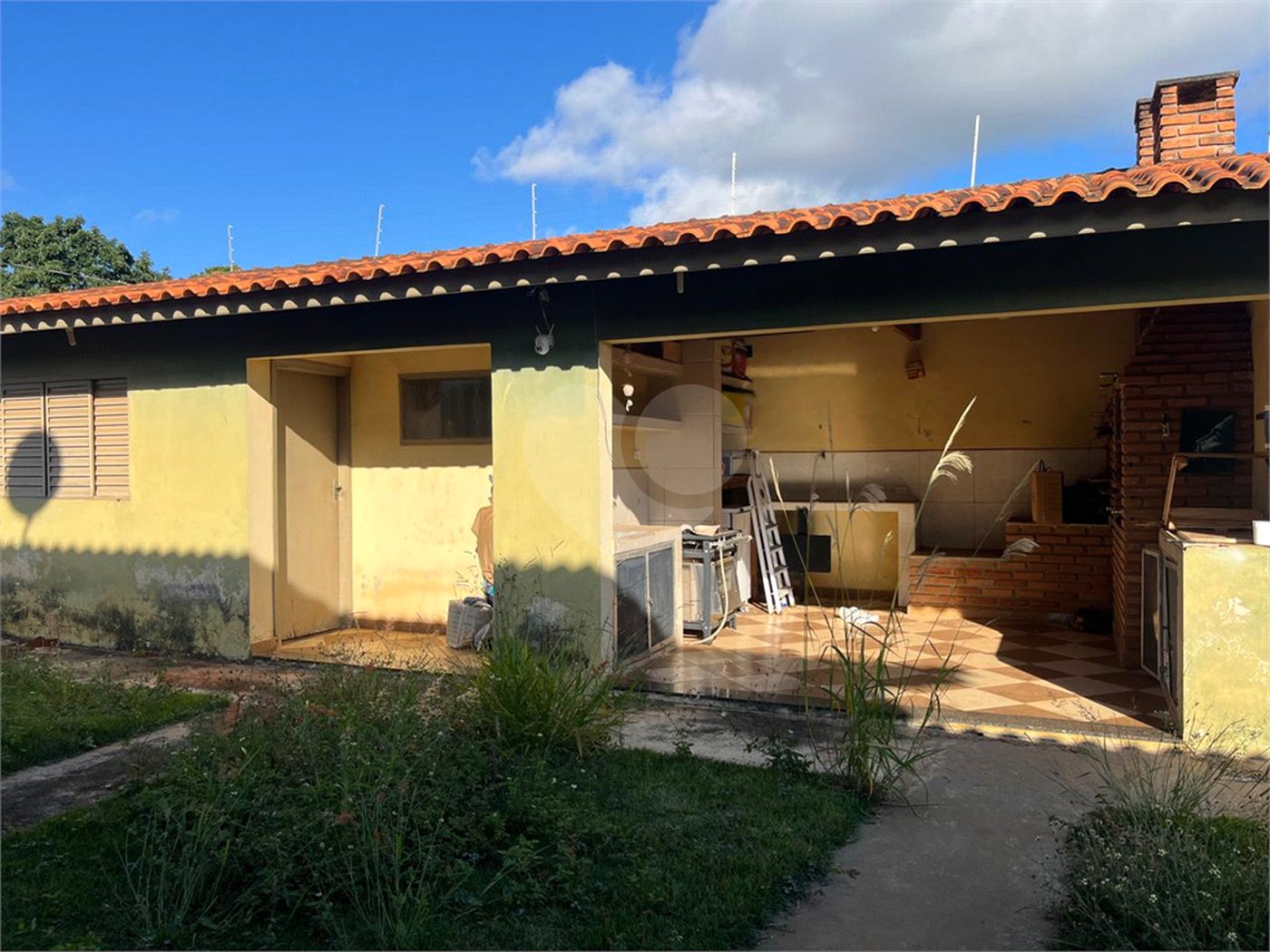 Sobrado à venda com 4 quartos, sendo 1 suíte, em Estância Conceição, Itapetininga, SP