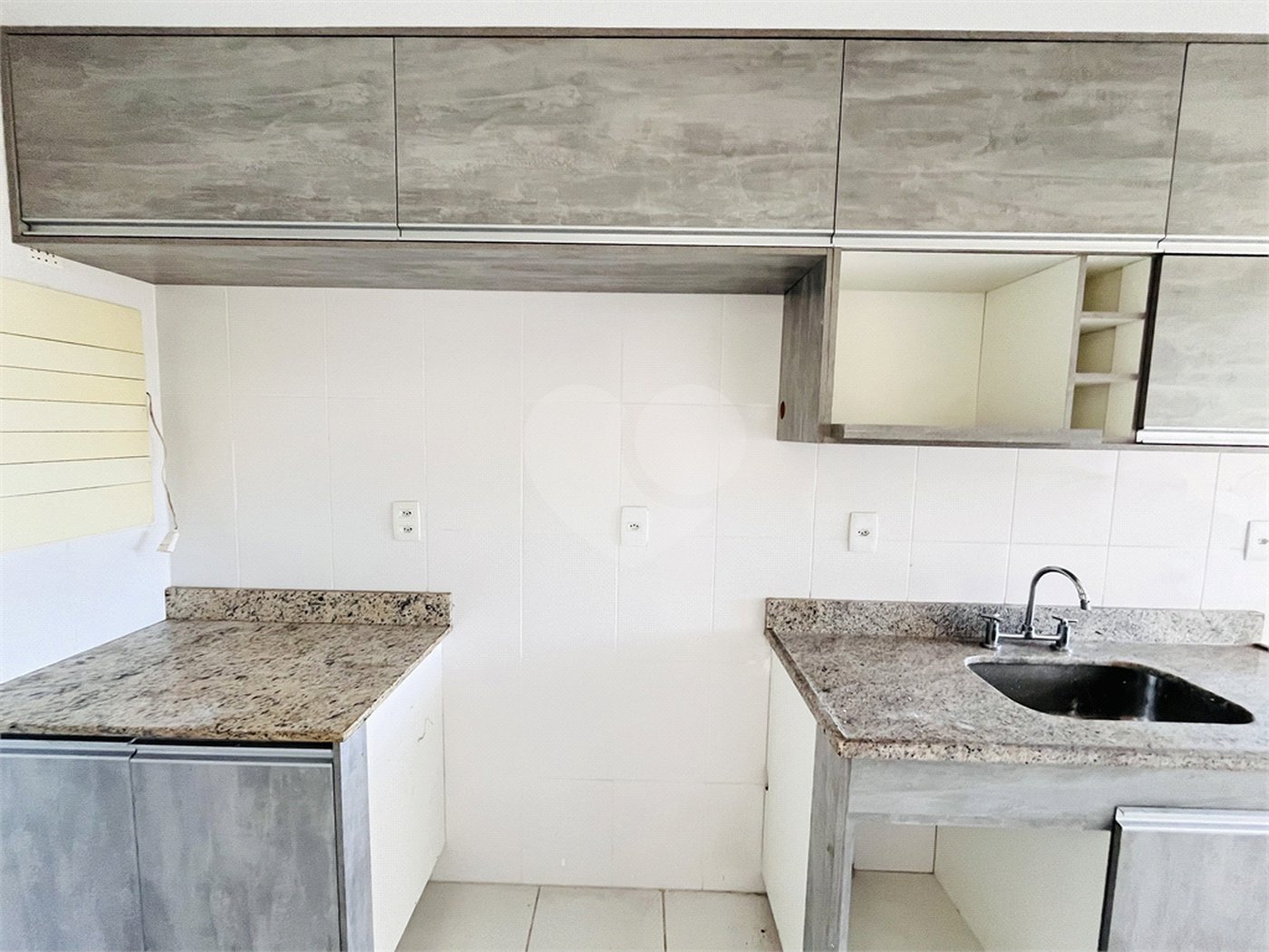 Apartamento à venda com 2 quartos, sendo 1 suíte, em Campo Grande, Rio de Janeiro, RJ
