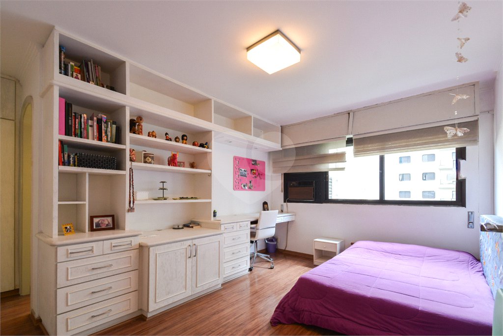Apartamento à venda com 4 quartos, sendo 3 suítes,  em Jardim Paulista, São Paulo, SP