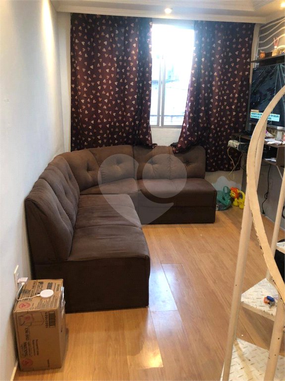 Apartamento à venda com 2 quartos em Jardim Dayse, Ferraz de Vasconcelos, SP