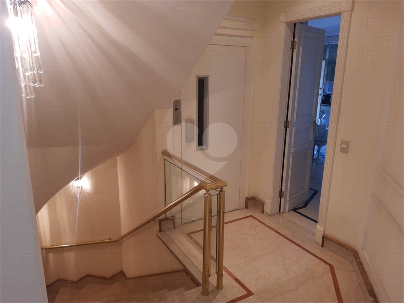 Casa à venda com 5 suítes em Jardim Leonor, São Paulo, SP