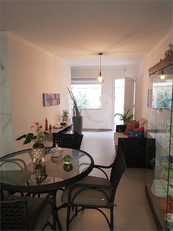 Casa à venda com 3 suítes no condomínio Residencial Mattos, São Paulo - SP