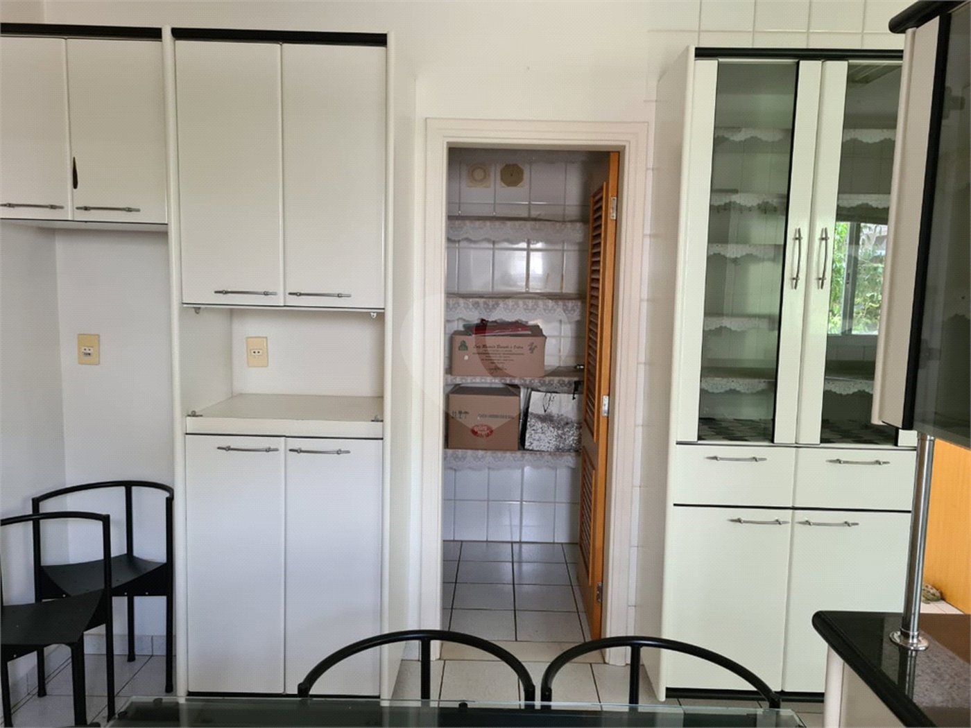Casa à venda com 6 quartos, sendo 4 suítes, no condomínio Jardim Paulista I, Vinhedo - SP