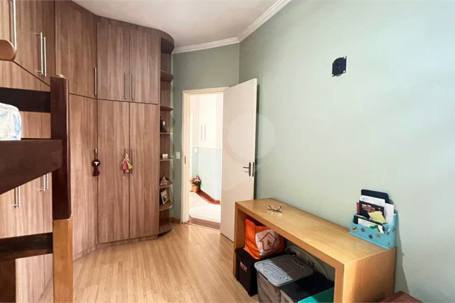Casa à venda com 3 quartos, sendo 1 suíte, no condomínio Villagio Tramway, São Paulo - SP
