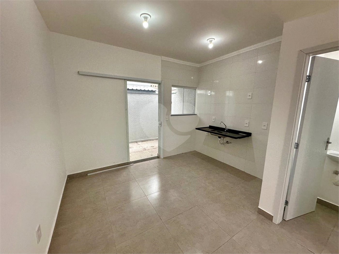Casa à venda com 2 quartos no condomínio Residencial Vila Nova, Sorocaba - SP