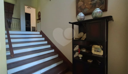 Casa à venda com 4 quartos, sendo 3 suítes,  no condomínio Patrimônio do Carmo, São Roque - SP