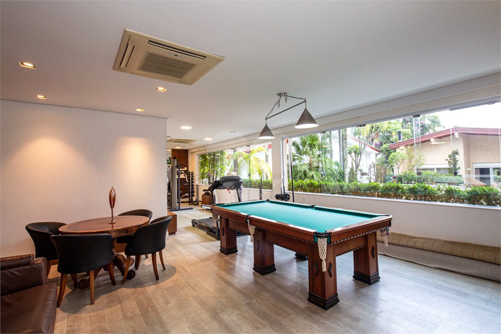 Casa à venda com 5 suítes em Jardim Cordeiro, São Paulo, SP