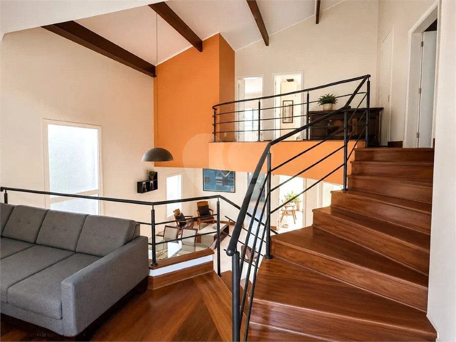 Casa à venda com 3 suítes no condomínio Recanto dos Paturis, Vinhedo - SP