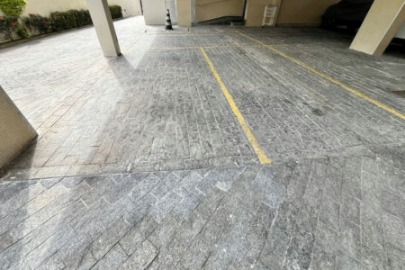 Apartamento 2 dormitórios com vaga de garagem lado praia na Enseada Guarujá